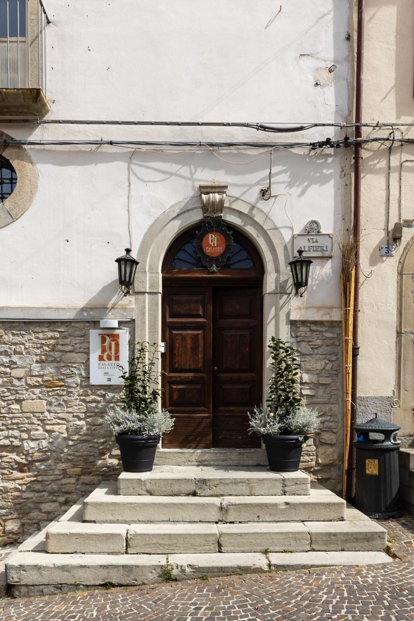 Hotel Palazzo Della Citta Agnone Exterior foto